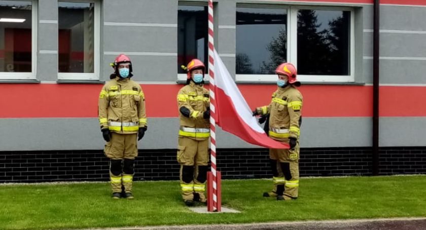 Złotowscy strażacy uczcili Dzień Flagi