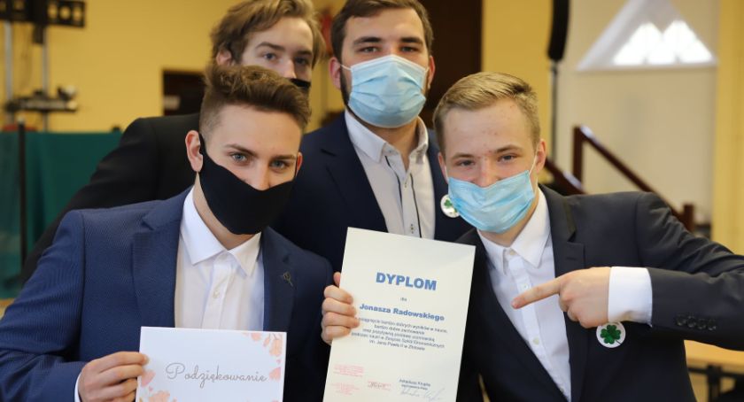 Pożegnanie maturzystów w złotowskim Ekonomie