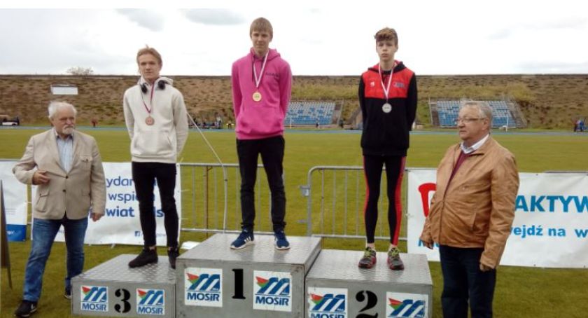 Medale Juniorów w Mistrzostwach Województwa LZS w LA