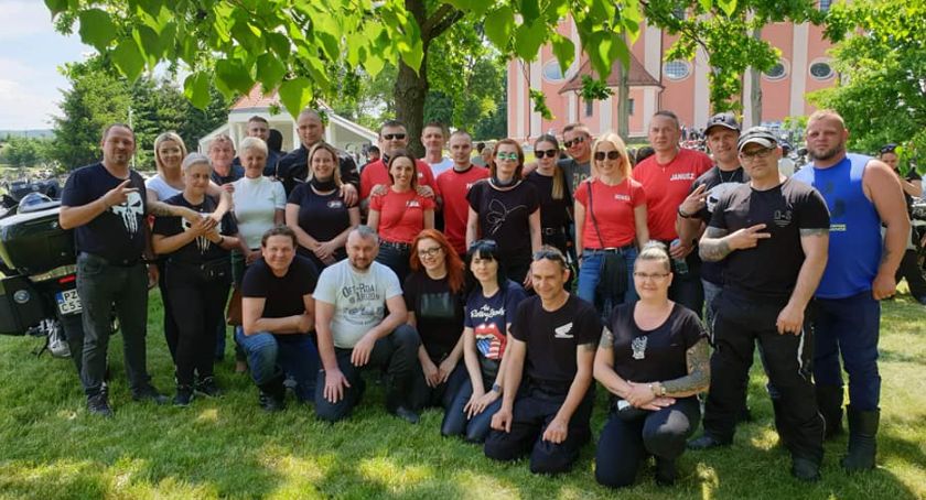 Pozytywni z Pasją na motocyklowej pielgrzymce w Skrzatuszu