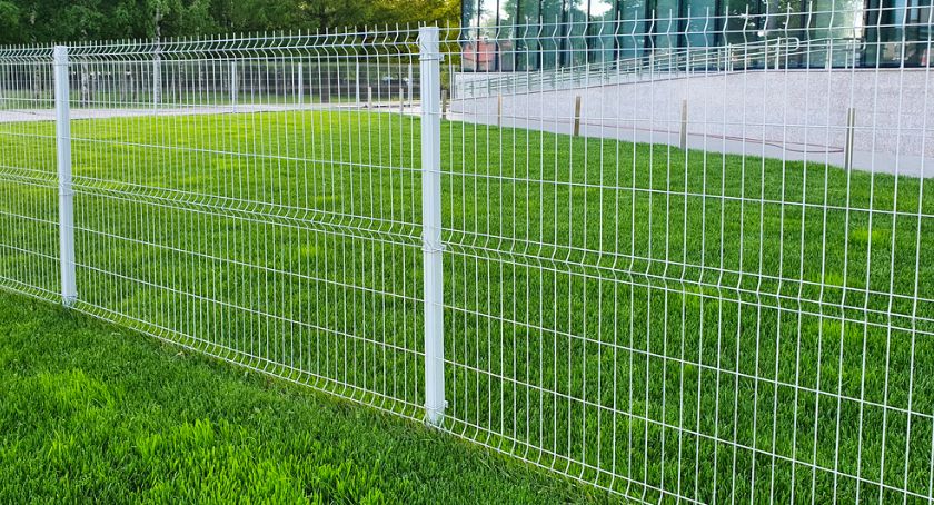 Ogrodzenie panelowe – dlaczego warto się na nie zdecydować?