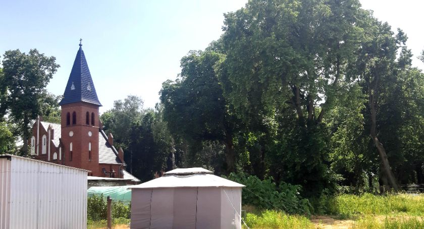 Nowa plebania coraz bliższa