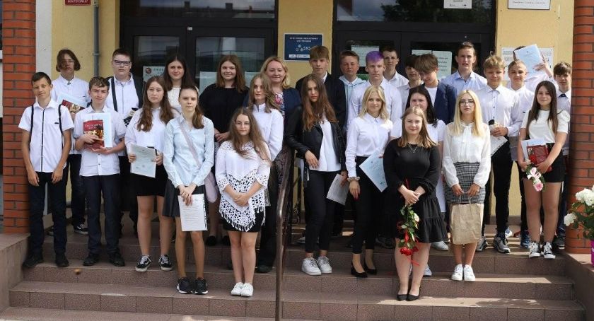Gratulacje dla najlepszych absolwentów