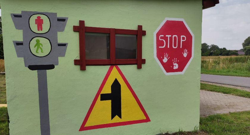 Kolorowe przystanki w gminie Tarnówka