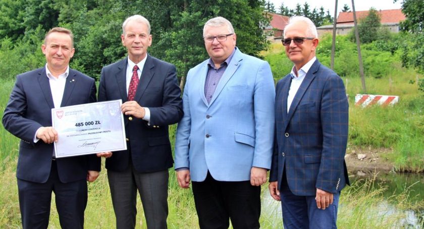 Pieniądze na wsie i most Arndta