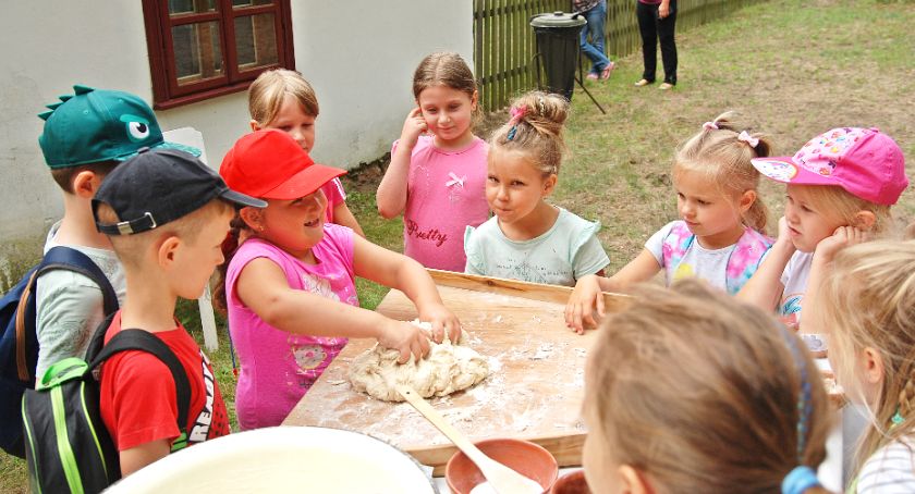 Uczyli się piec chleb