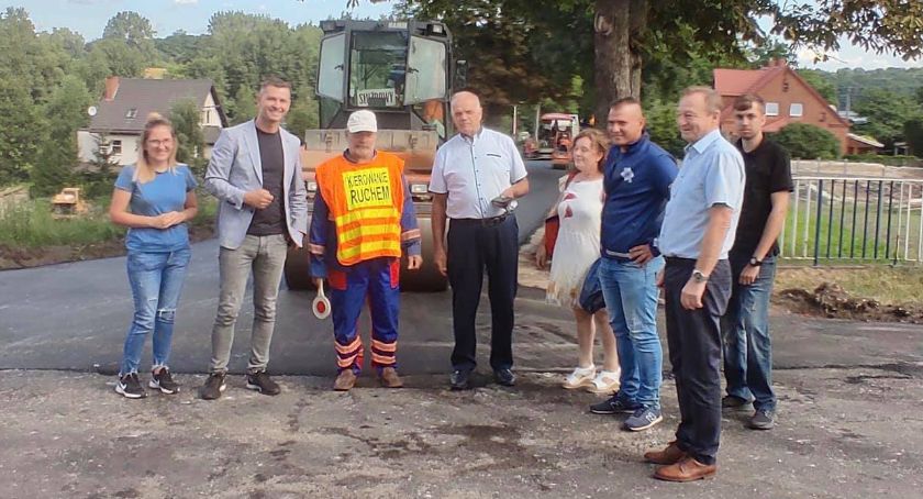 Roboty na drodze Łąkie - Trudna idą pełną parą