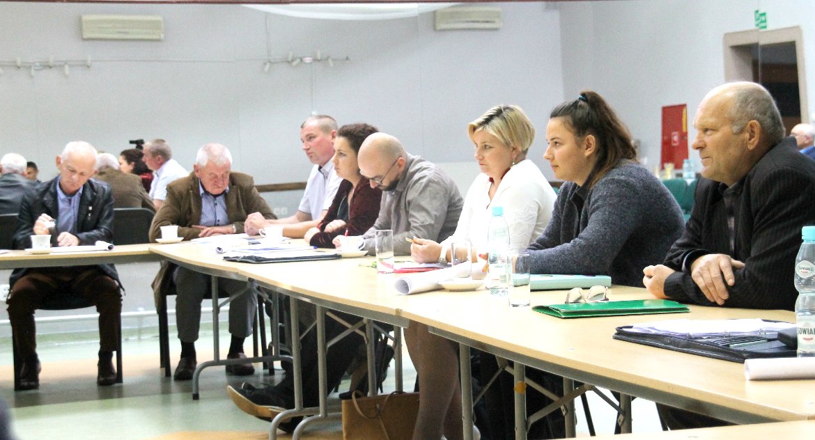 Zarobki, oszczędności i majątki samorządowców