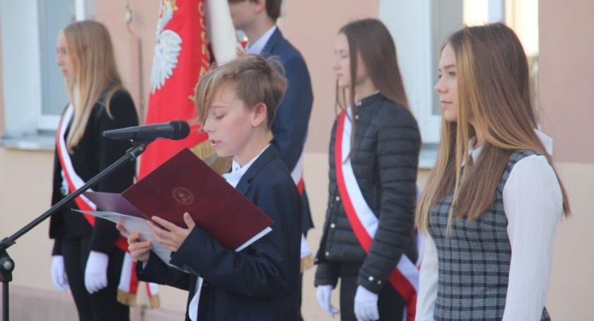 Pierwszy dzwonek w Zespole Szkół Katolickich w Złotowie
