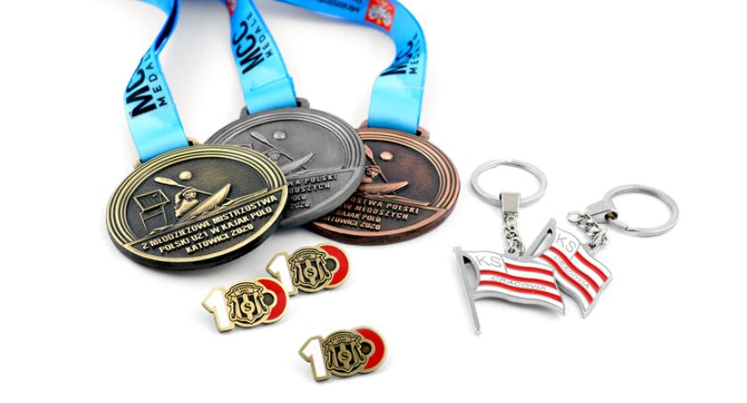 Medale, pinsy i breloczki – nagrody na zawody sportowe