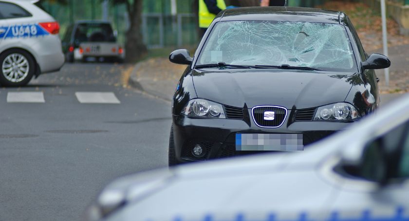 Potrącenie na pasach przy szkole w Łobżenicy