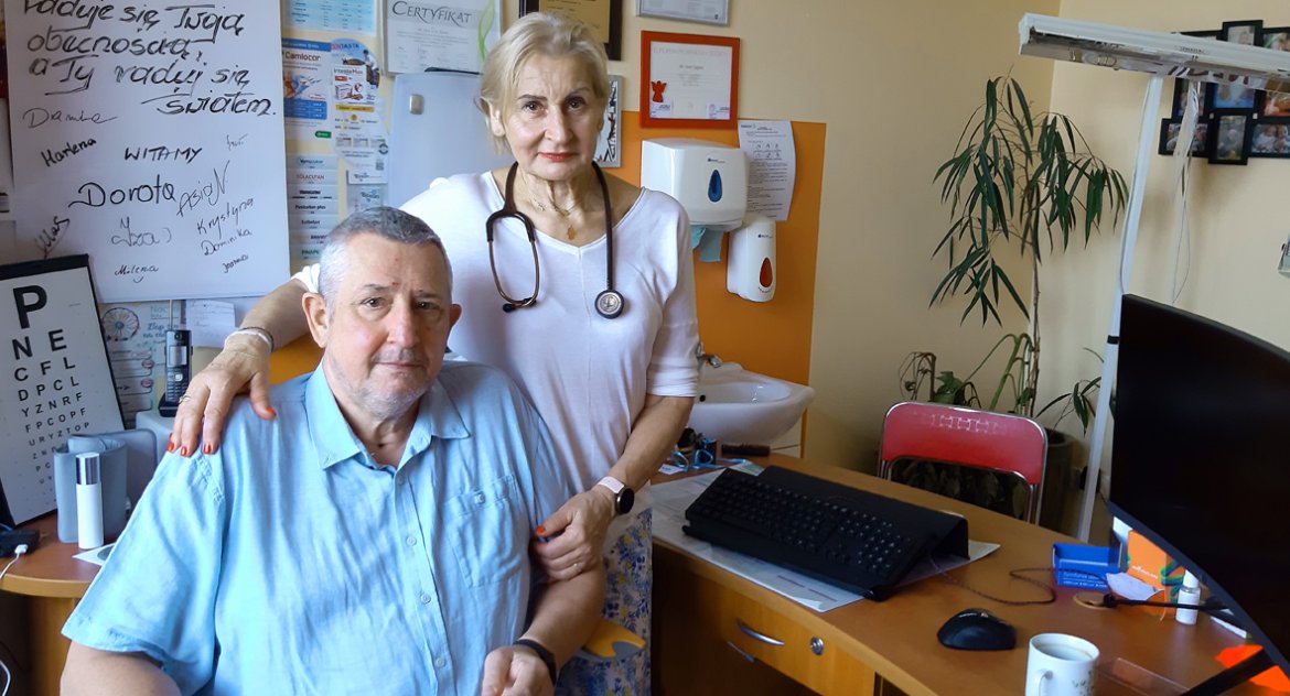Doktor Jerzy Stępień pokonał koronawirusa i wraca do pacjentów 