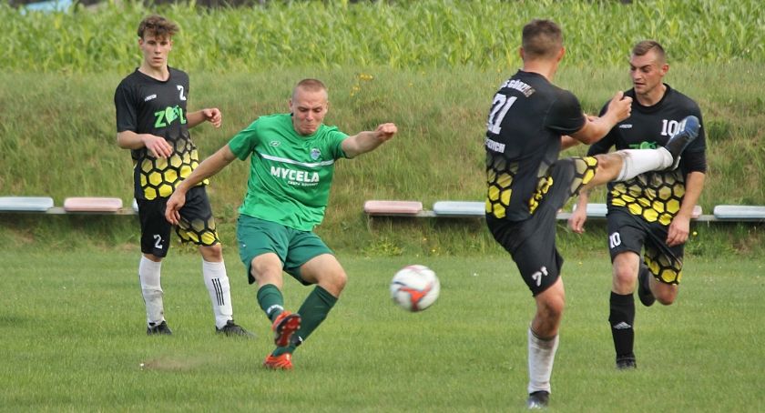 Naprzód Stara Wiśniewka gromi mistrza