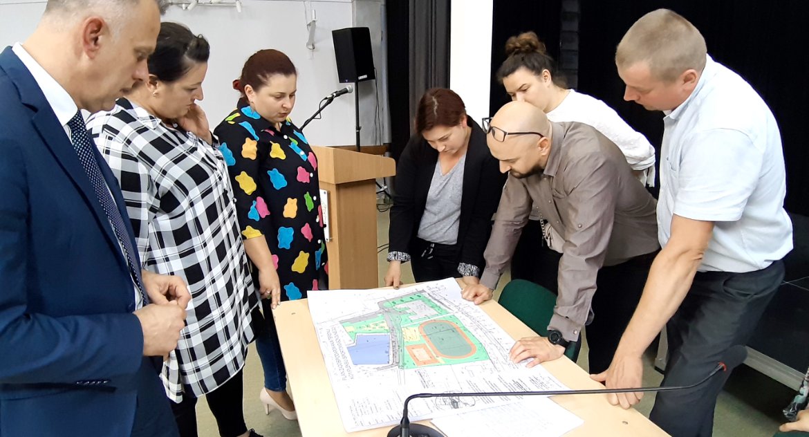 Ruszają konsultacje w sprawie przedszkola i domu pogrzebowego