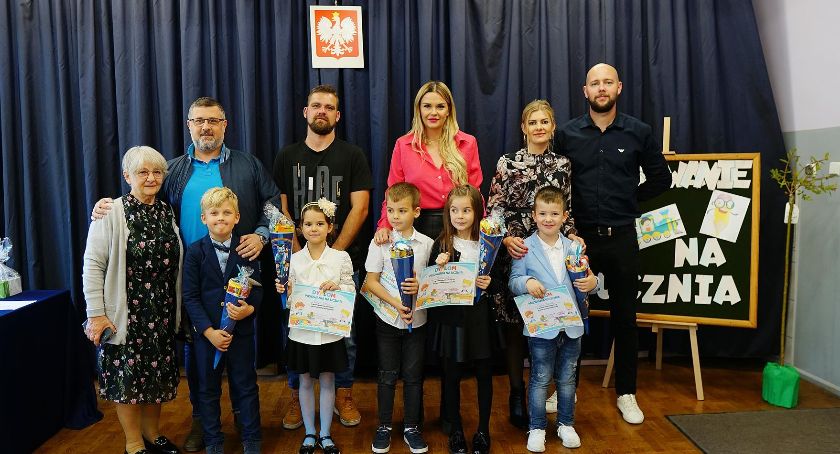 Dzień Edukacji Narodowej i pasowanie pierwszoklasistów w SSP w Zalesiu