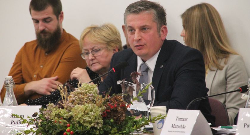 Emocje podczas debaty w sprawie Funduszy Norweskich