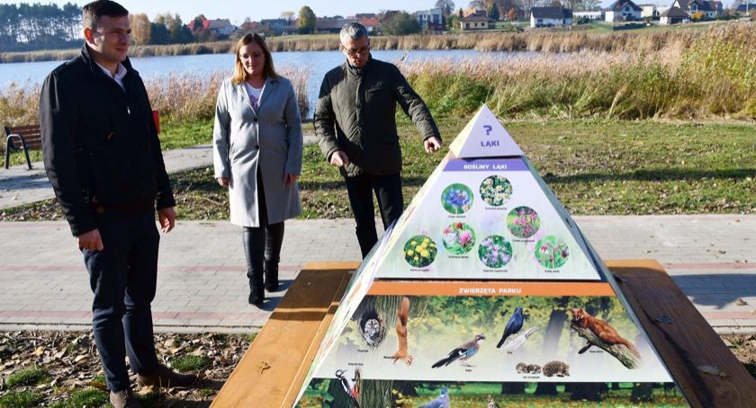 Ścieżka ekologiczna na promenadzie w Zakrzewie
