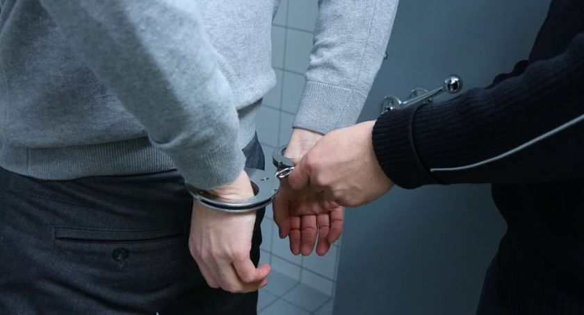Dwóch agresywnych mężczyzn trafiło do aresztu