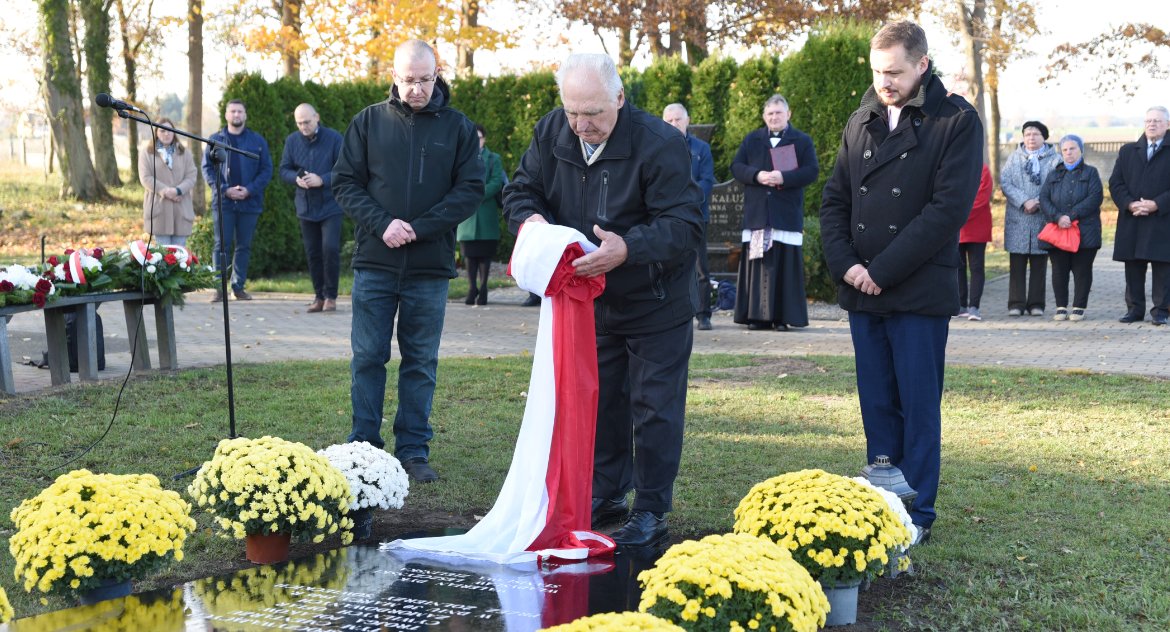 Po latach znalazł mogiłę zabitego ojca