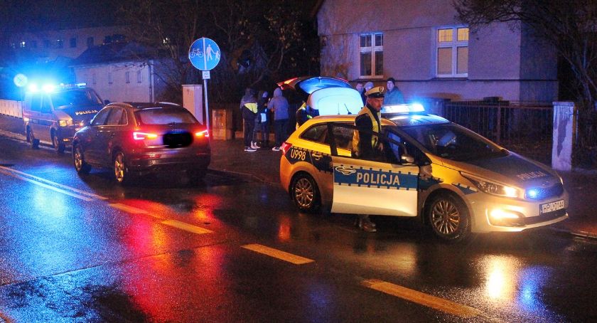 Potrącenie na przejściu dla pieszych, kobieta w ciężkim stanie