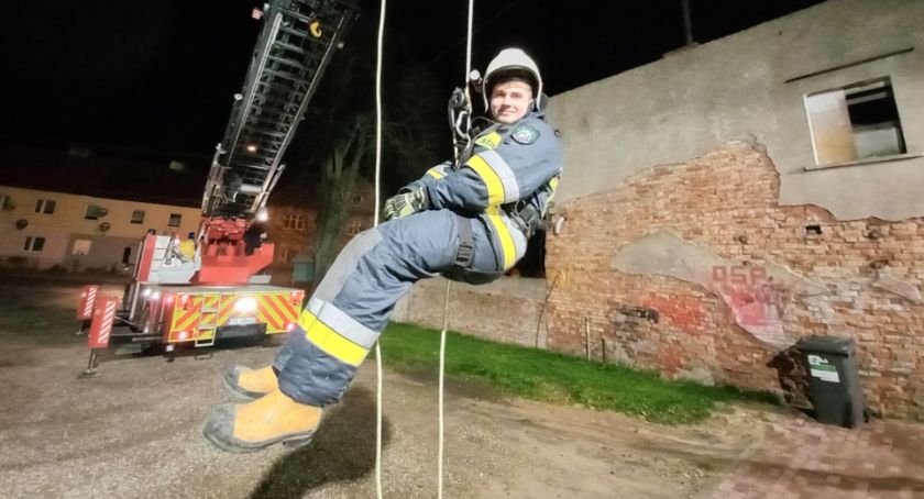 Strażacy z Lotynia ćwiczyli na wysokościach