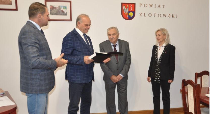 Podziękowania dla prezesa Złotowskiego Oddziału Polskiego Czerwonego Krzyża.