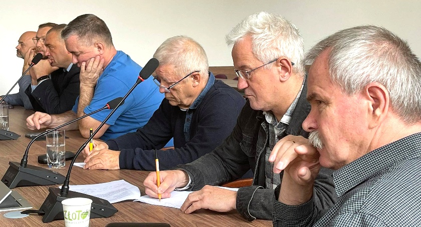 Kto wywieszał plakaty: radni WON!