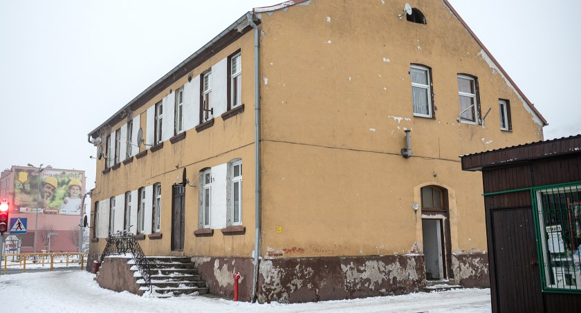 Obyś w takim domu nie musiał mieszkać!