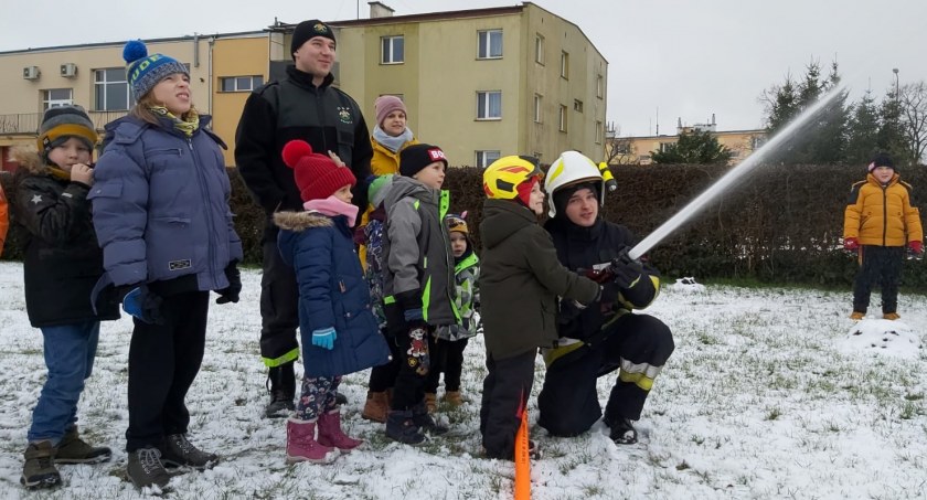 W Krajence pomagali strażakom i mieszkańcom z Bądecza