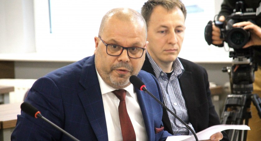 Zróbcie filię urzędu miejskiego Za Rzeką. Choćby punkt kasowy