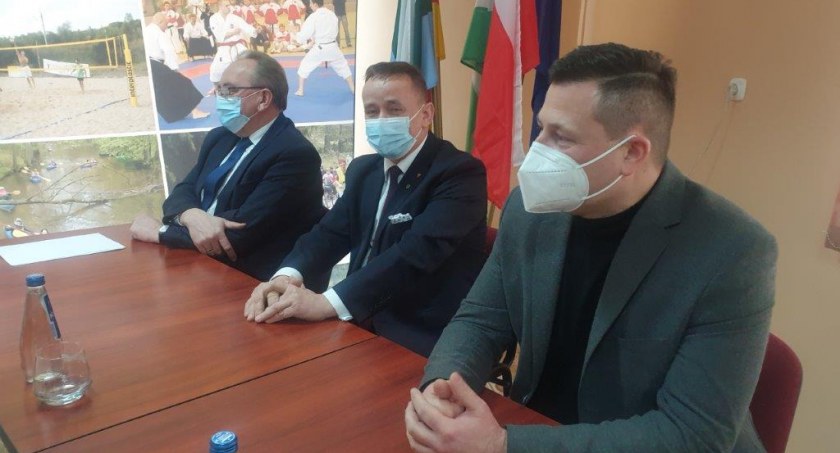 Przestali budować drogę z Krajenki do  Wysokiej zapłacą wielkie odszkodowanie