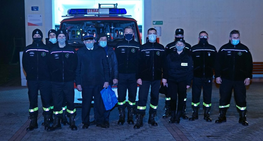 Dokupują sprzęt, szkolą ludzi, jeżdżą do akcji
