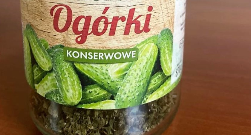 Narkotyki w słoiku po ogórkach