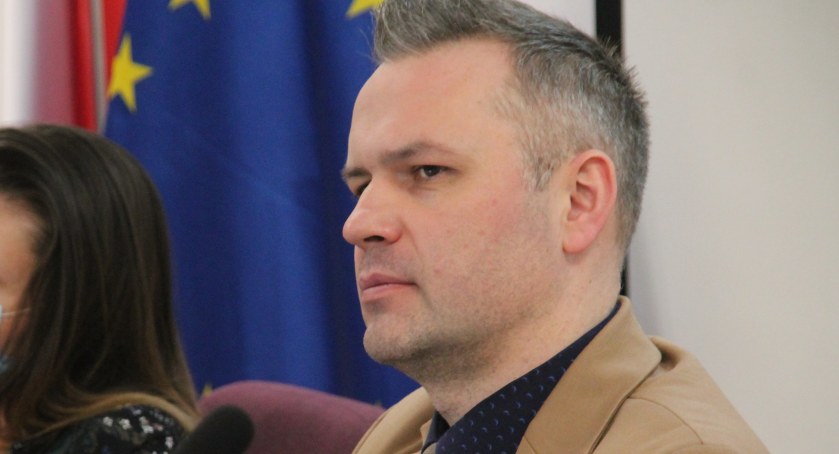 Jakub Pieniążkowski odpowiada burmistrzowi Pulitowi