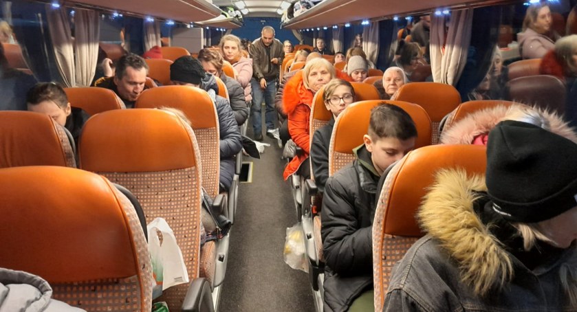 W 9 dni, 7,5 tysiąca kilometrów. 300 uchodźców na pokładzie