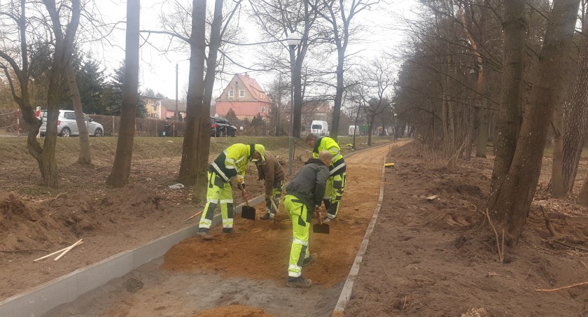 Ruszyli z budową ścieżek rowerowych w Jastrowiu