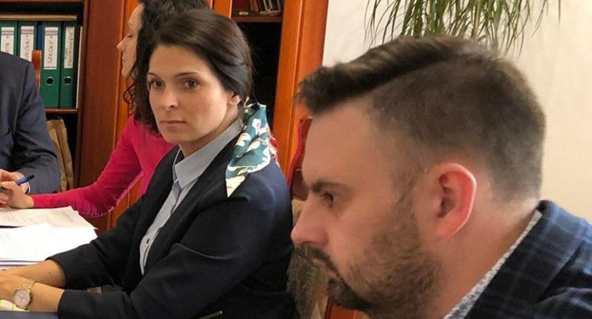 Władze powiatu wolą dyrektorów z awansów?