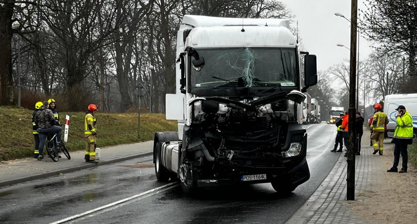 Zderzenie samochodów ciężarowych w Jastrowiu