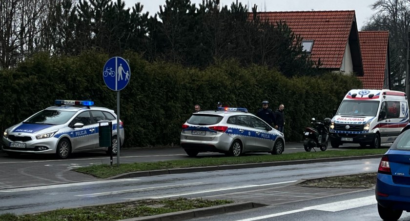 Skuterem na śliskiej nawierzchni