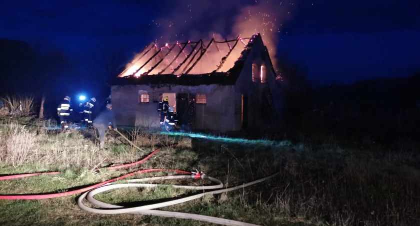 Nocny pożar w Rogownicy