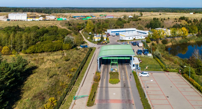 Samorządowcy i mieszkańcy z wizytą w ZZO w Suchym Lesie