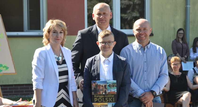 Pożegnanie ósmoklasistów z Okonka