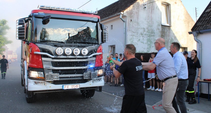 OSP Jastrowie powitało nowy wóz strażacki