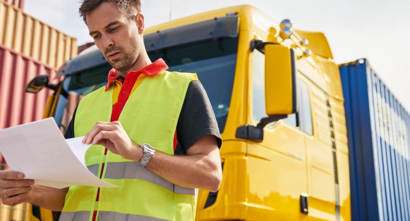 Uszkodzenie przesyłki w transporcie — jak zgłosić?