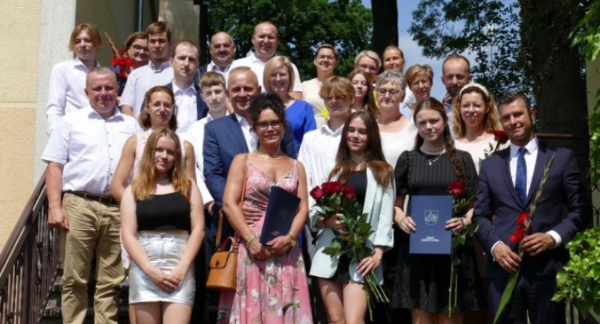 Wójt nagrodził najlepszych absolwentów