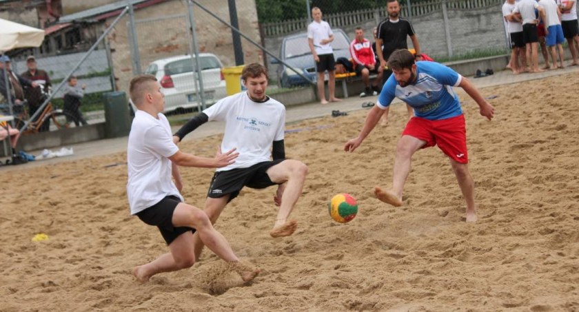 Zaproszenie na turniej beach soccera  