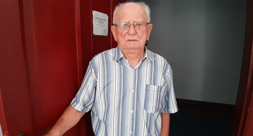 Wyprowadzili kombatantów dwa piętra wyżej