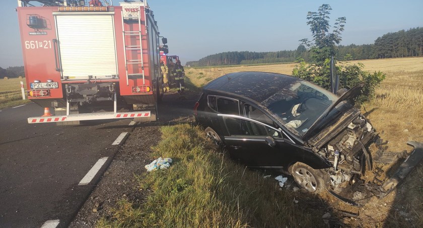 Dachowanie za Żeleźnicą, jedna osoba w szpitalu