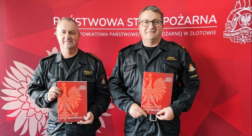 30-lecie służby dwóch funkcjonariuszy PSP w Złotowie