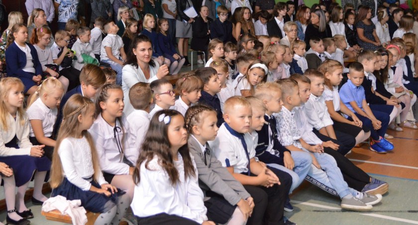 Rozpoczęcie roku szkolnego 2022/2023 w Publicznej Szkole Podstawowej w Krajence